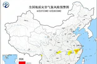 黑帮老大既视感？布伦森穿西装戴墨镜拿好料进场 学友哥哈特在身后